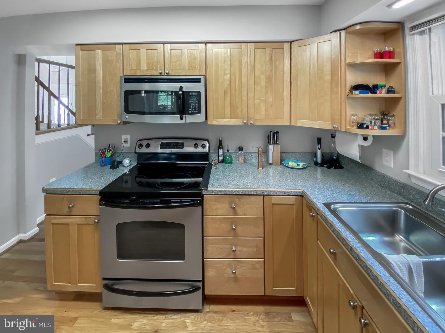 6454 WOODMERE PL, CENTREVILLE, Virginia 20120, 5 Bedrooms Bedrooms, ,3 BathroomsBathrooms,Residential,For sale,6454 WOODMERE PL,VAFX2256730 MLS # VAFX2256730