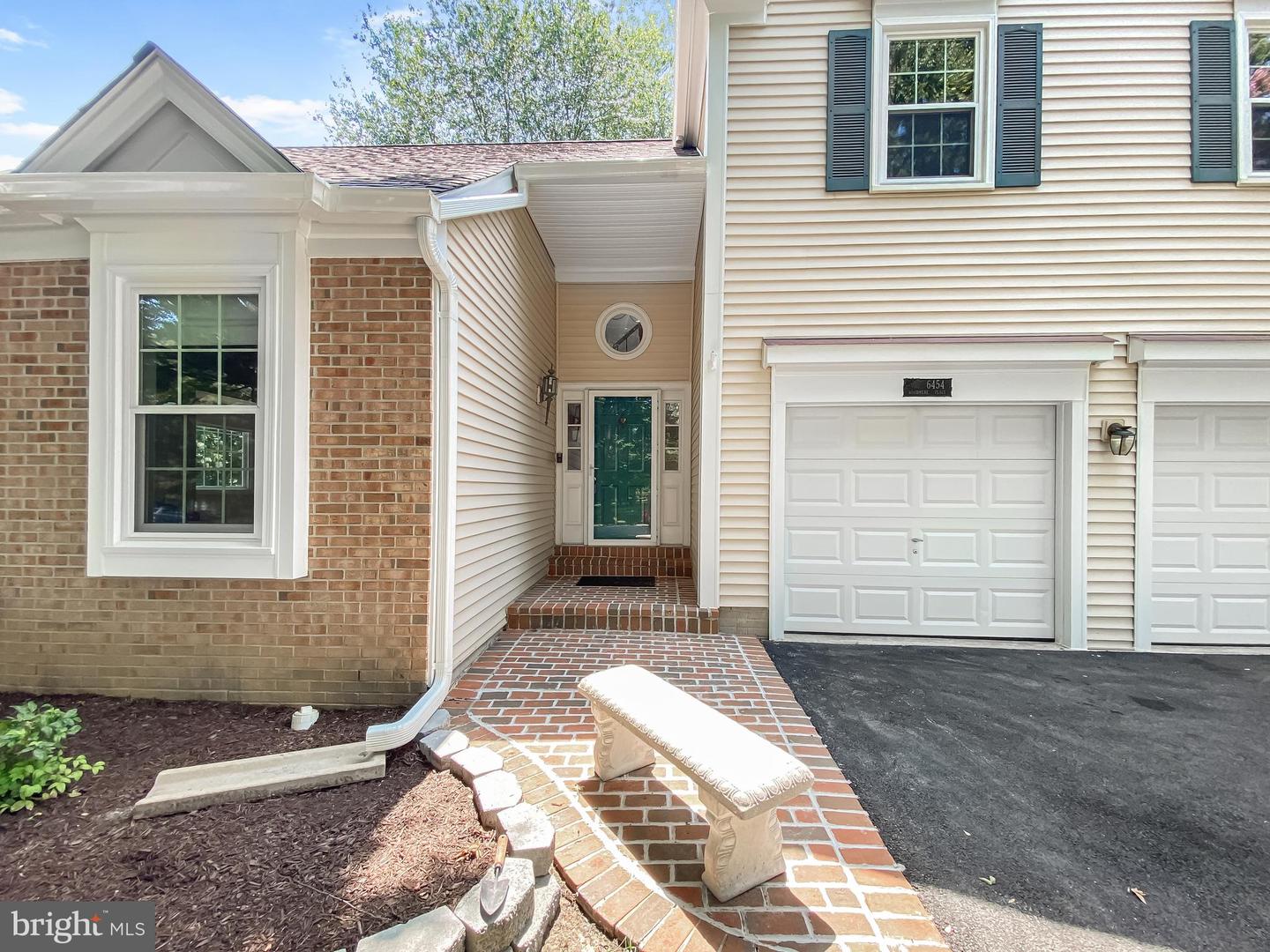 6454 WOODMERE PL, CENTREVILLE, Virginia 20120, 5 Bedrooms Bedrooms, ,3 BathroomsBathrooms,Residential,For sale,6454 WOODMERE PL,VAFX2256730 MLS # VAFX2256730