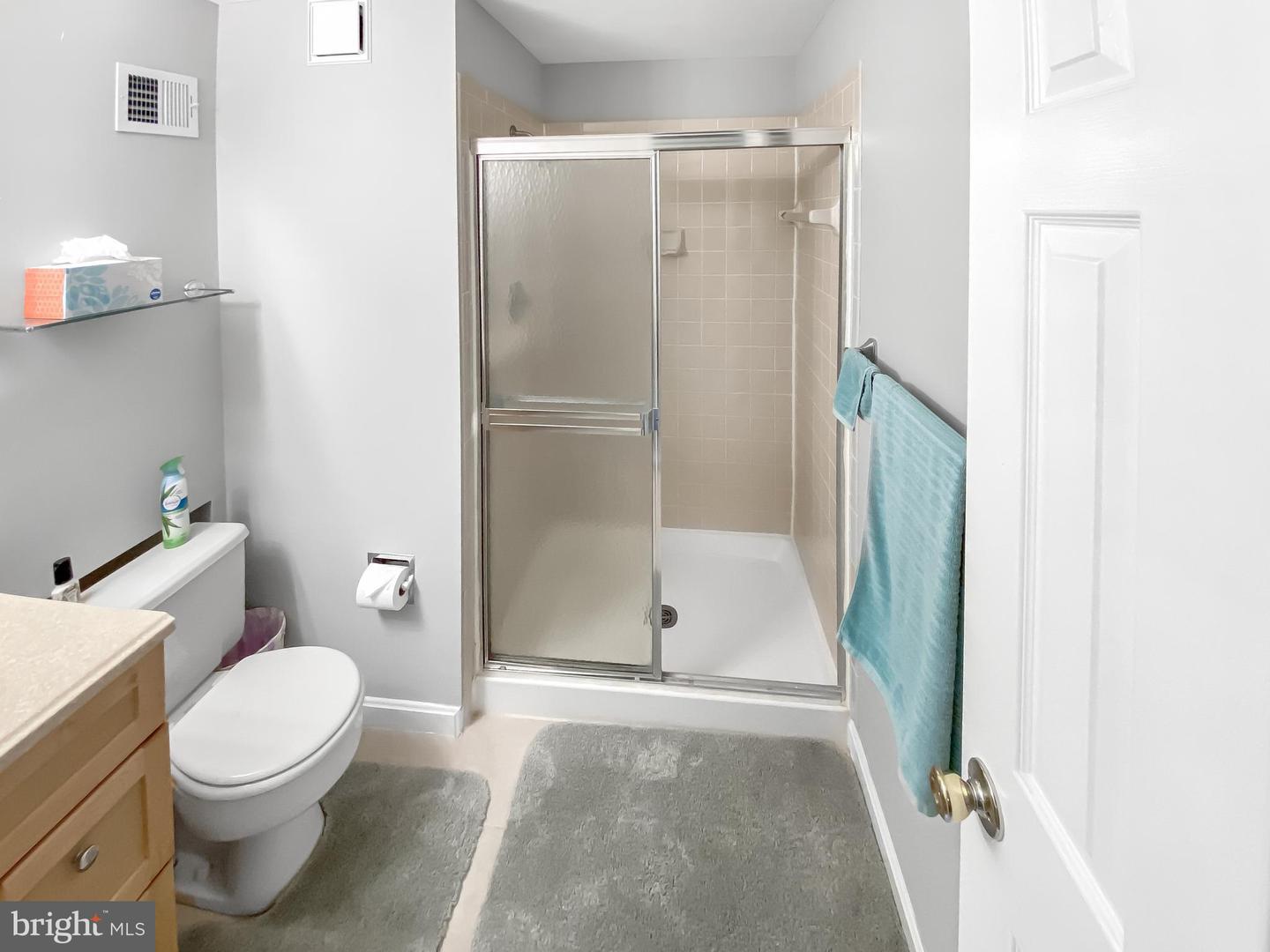 6454 WOODMERE PL, CENTREVILLE, Virginia 20120, 5 Bedrooms Bedrooms, ,3 BathroomsBathrooms,Residential,For sale,6454 WOODMERE PL,VAFX2256730 MLS # VAFX2256730