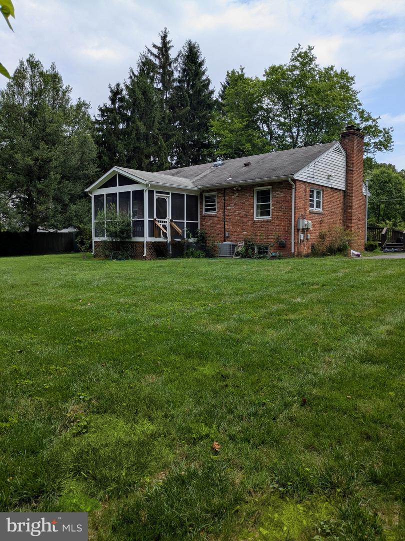 4038 DOVEVILLE LN, FAIRFAX, Virginia 22032, 4 Bedrooms Bedrooms, ,2 BathroomsBathrooms,Residential,For sale,4038 DOVEVILLE LN,VAFX2256776 MLS # VAFX2256776