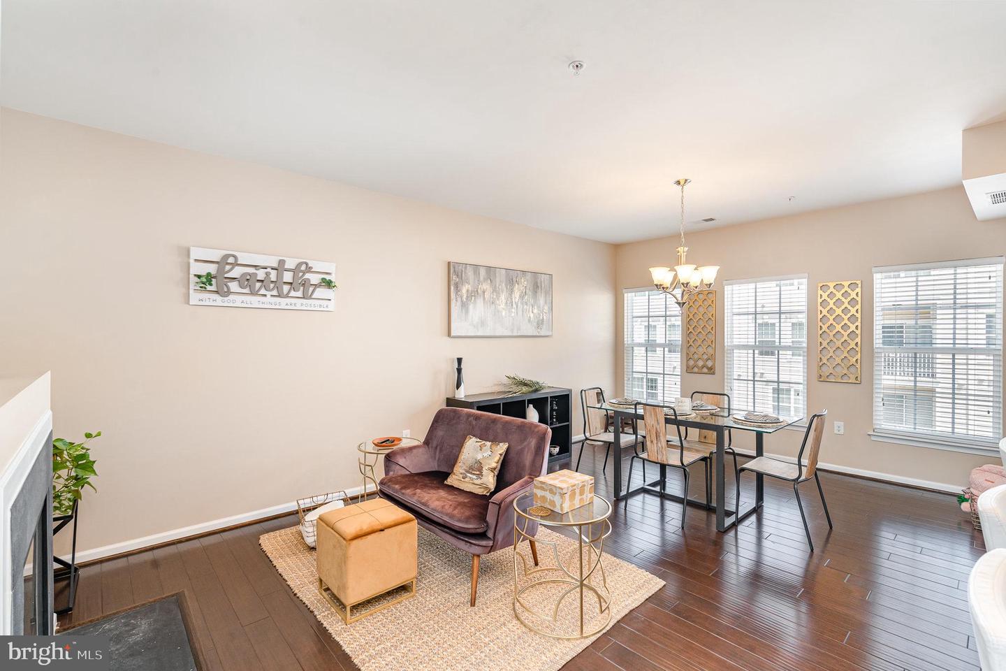 43437 TOWN GATE SQ, CHANTILLY, Virginia 20152, 3 Bedrooms Bedrooms, ,2 BathroomsBathrooms,Residential,For sale,43437 TOWN GATE SQ,VALO2102974 MLS # VALO2102974