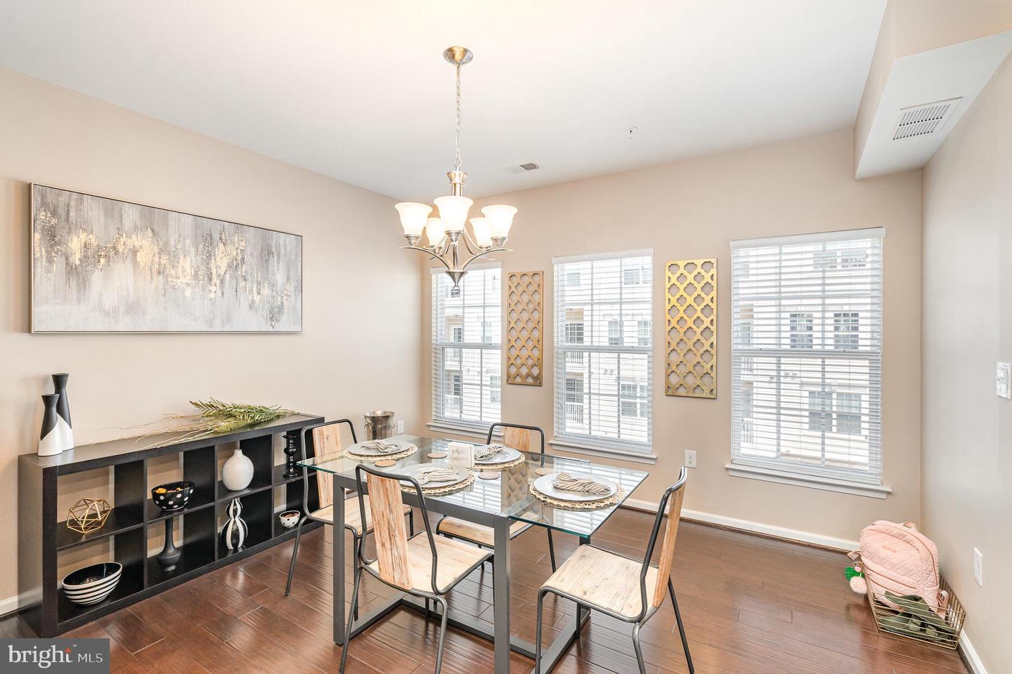 43437 TOWN GATE SQ, CHANTILLY, Virginia 20152, 3 Bedrooms Bedrooms, ,2 BathroomsBathrooms,Residential,For sale,43437 TOWN GATE SQ,VALO2102974 MLS # VALO2102974