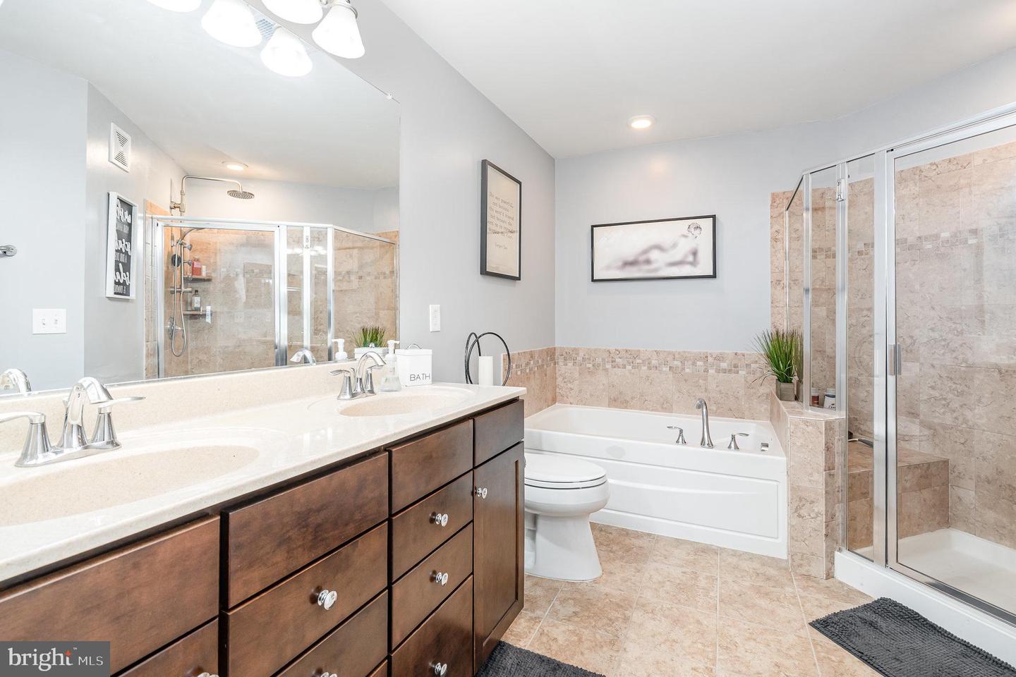 43437 TOWN GATE SQ, CHANTILLY, Virginia 20152, 3 Bedrooms Bedrooms, ,2 BathroomsBathrooms,Residential,For sale,43437 TOWN GATE SQ,VALO2102974 MLS # VALO2102974