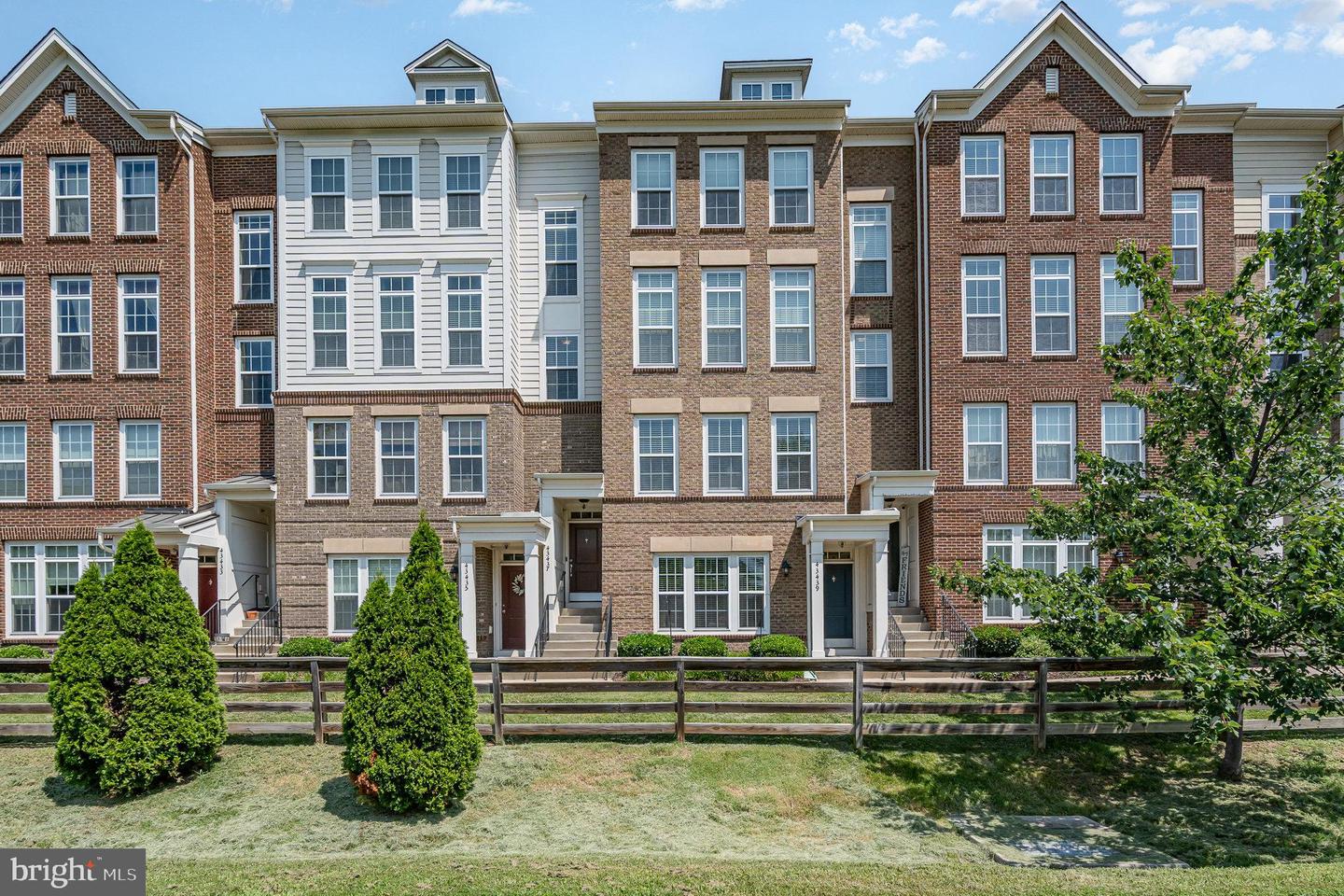 43437 TOWN GATE SQ, CHANTILLY, Virginia 20152, 3 Bedrooms Bedrooms, ,2 BathroomsBathrooms,Residential,For sale,43437 TOWN GATE SQ,VALO2102974 MLS # VALO2102974