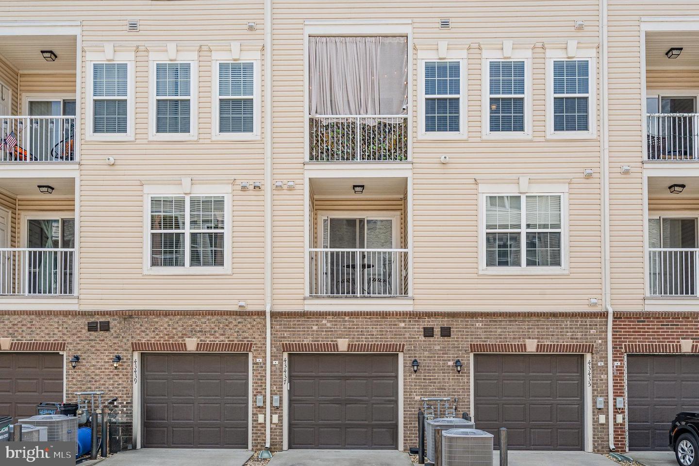 43437 TOWN GATE SQ, CHANTILLY, Virginia 20152, 3 Bedrooms Bedrooms, ,2 BathroomsBathrooms,Residential,For sale,43437 TOWN GATE SQ,VALO2102974 MLS # VALO2102974