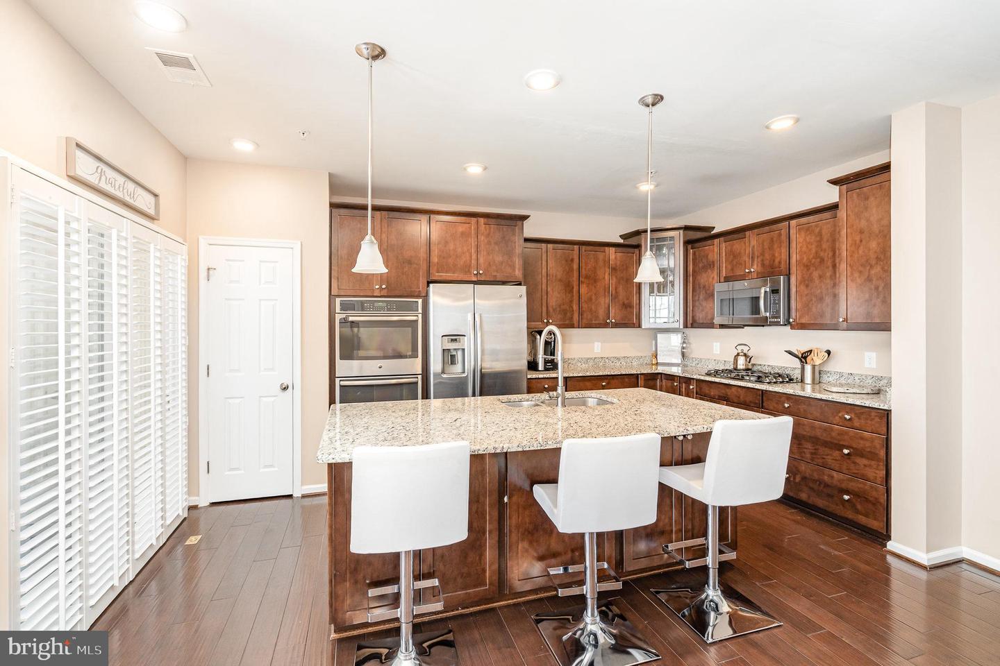 43437 TOWN GATE SQ, CHANTILLY, Virginia 20152, 3 Bedrooms Bedrooms, ,2 BathroomsBathrooms,Residential,For sale,43437 TOWN GATE SQ,VALO2102974 MLS # VALO2102974