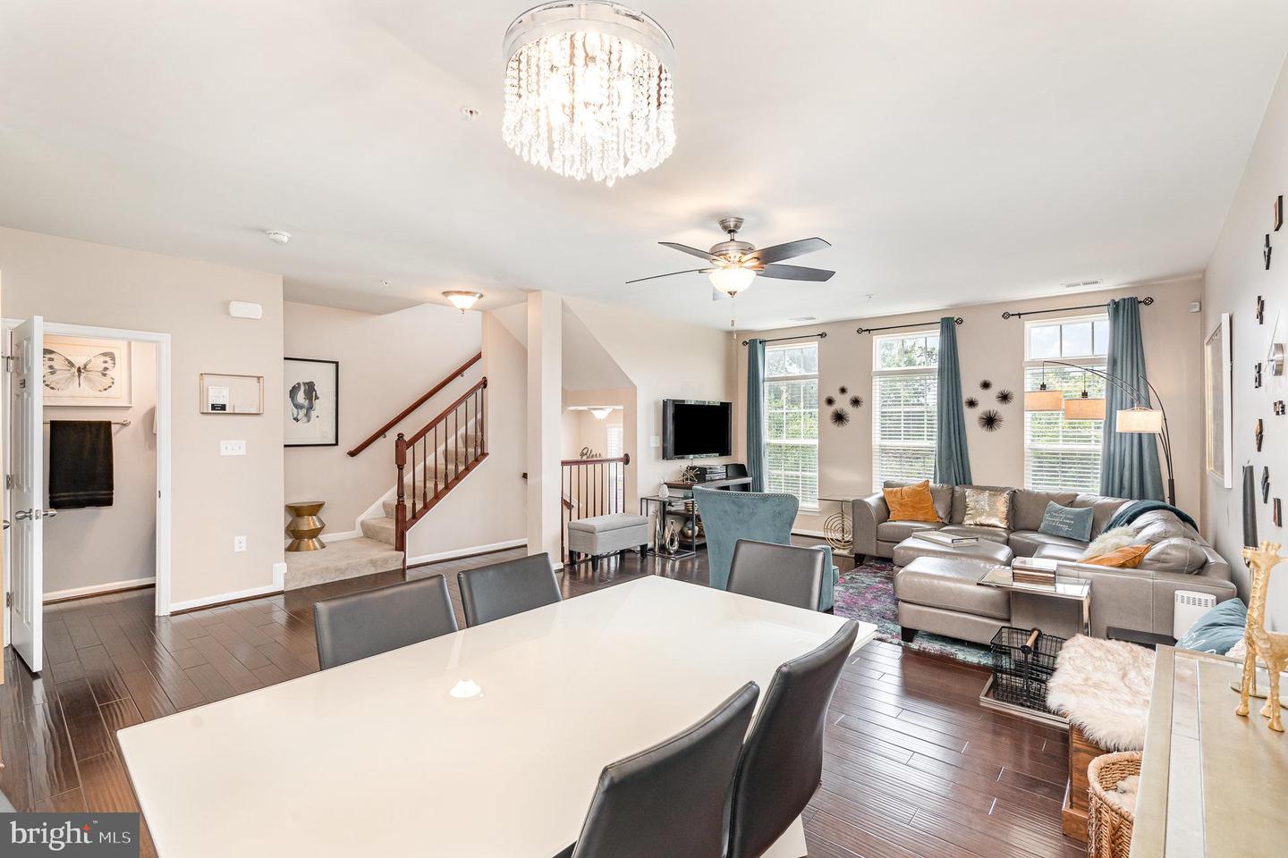 43437 TOWN GATE SQ, CHANTILLY, Virginia 20152, 3 Bedrooms Bedrooms, ,2 BathroomsBathrooms,Residential,For sale,43437 TOWN GATE SQ,VALO2102974 MLS # VALO2102974