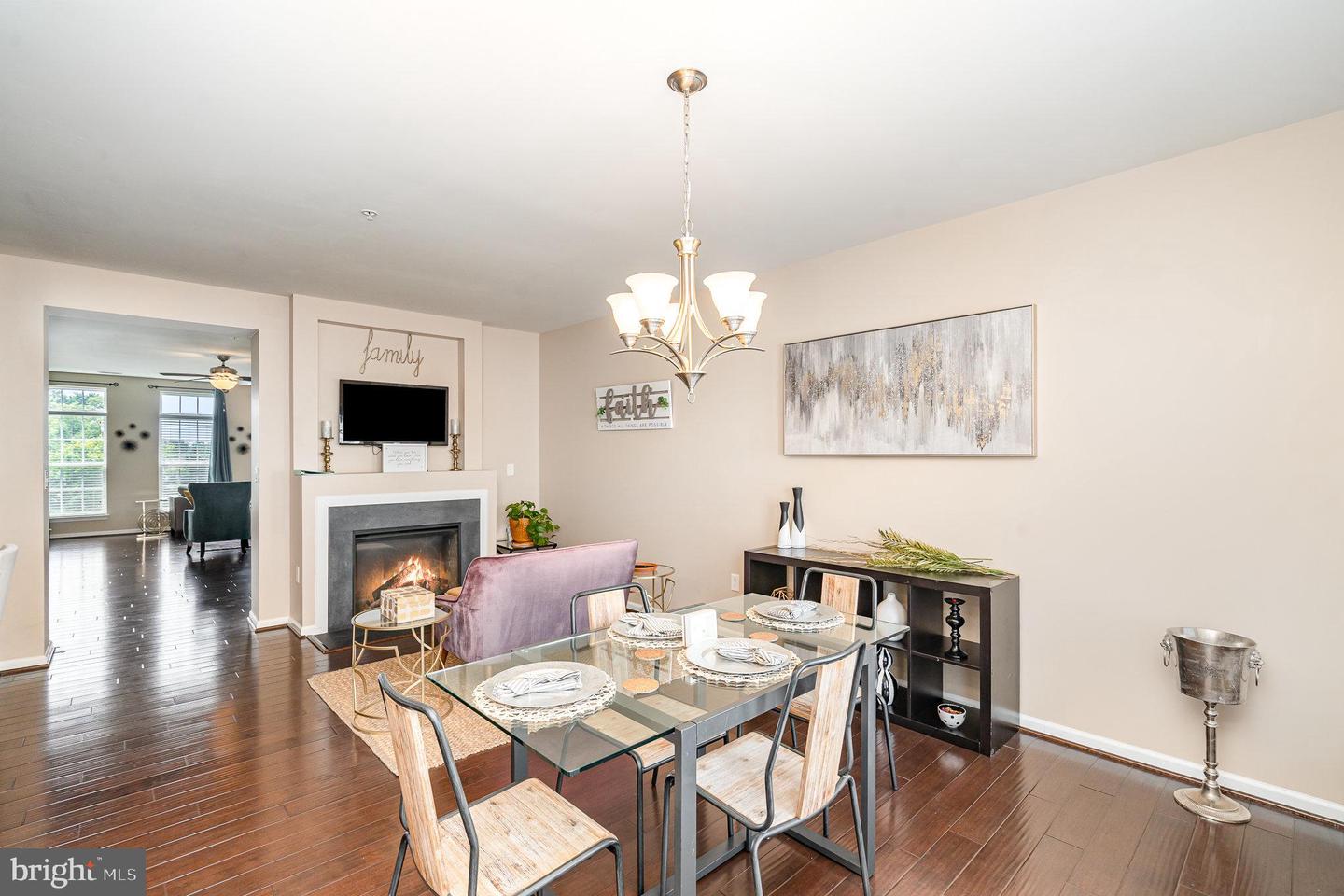 43437 TOWN GATE SQ, CHANTILLY, Virginia 20152, 3 Bedrooms Bedrooms, ,2 BathroomsBathrooms,Residential,For sale,43437 TOWN GATE SQ,VALO2102974 MLS # VALO2102974