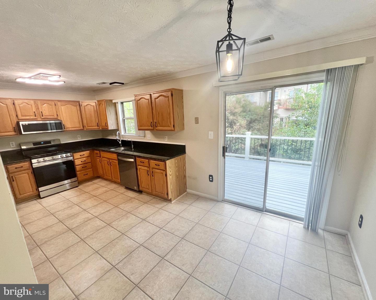 406 SHAW CT, FREDERICKSBURG, Virginia 22405, 3 Bedrooms Bedrooms, ,2 BathroomsBathrooms,Residential,For sale,406 SHAW CT,VAST2041054 MLS # VAST2041054