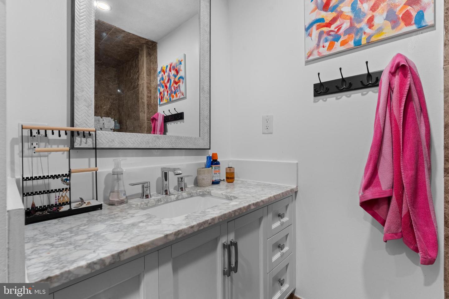 13209 HAWTHORN LN, WOODBRIDGE, Virginia 22193, 3 Bedrooms Bedrooms, ,2 BathroomsBathrooms,Residential,For sale,13209 HAWTHORN LN,VAPW2099836 MLS # VAPW2099836