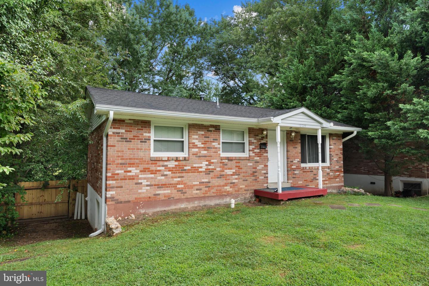 13209 HAWTHORN LN, WOODBRIDGE, Virginia 22193, 3 Bedrooms Bedrooms, ,2 BathroomsBathrooms,Residential,For sale,13209 HAWTHORN LN,VAPW2099836 MLS # VAPW2099836