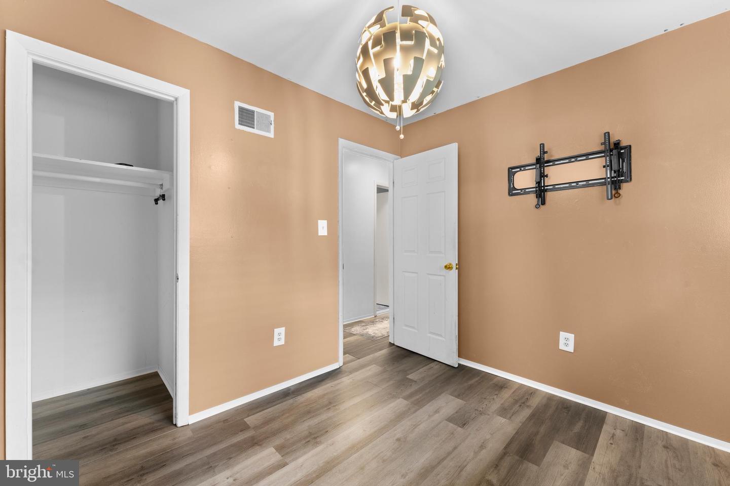 13209 HAWTHORN LN, WOODBRIDGE, Virginia 22193, 3 Bedrooms Bedrooms, ,2 BathroomsBathrooms,Residential,For sale,13209 HAWTHORN LN,VAPW2099836 MLS # VAPW2099836