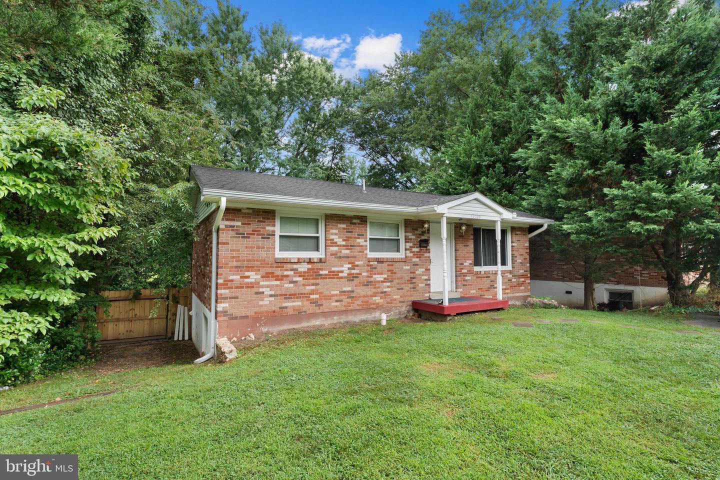 13209 HAWTHORN LN, WOODBRIDGE, Virginia 22193, 3 Bedrooms Bedrooms, ,2 BathroomsBathrooms,Residential,For sale,13209 HAWTHORN LN,VAPW2099836 MLS # VAPW2099836