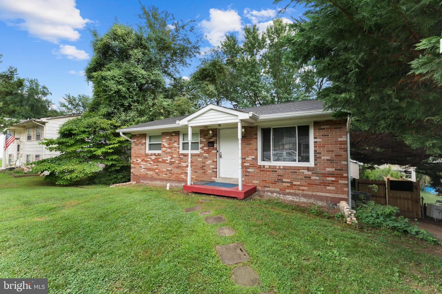 13209 HAWTHORN LN, WOODBRIDGE, Virginia 22193, 3 Bedrooms Bedrooms, ,2 BathroomsBathrooms,Residential,For sale,13209 HAWTHORN LN,VAPW2099836 MLS # VAPW2099836
