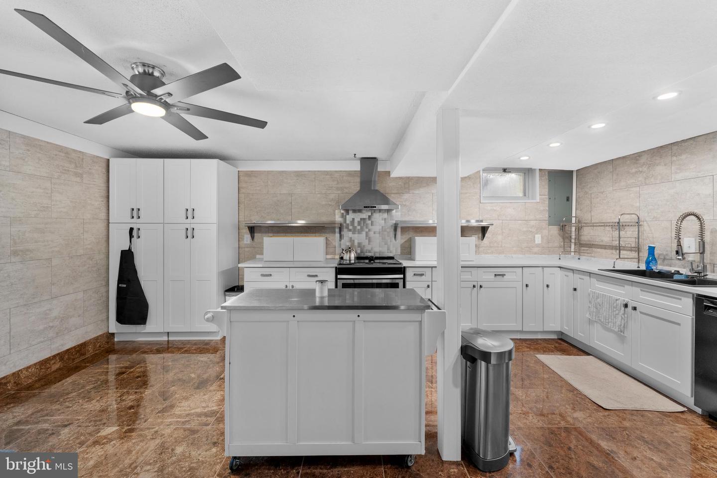 13209 HAWTHORN LN, WOODBRIDGE, Virginia 22193, 3 Bedrooms Bedrooms, ,2 BathroomsBathrooms,Residential,For sale,13209 HAWTHORN LN,VAPW2099836 MLS # VAPW2099836