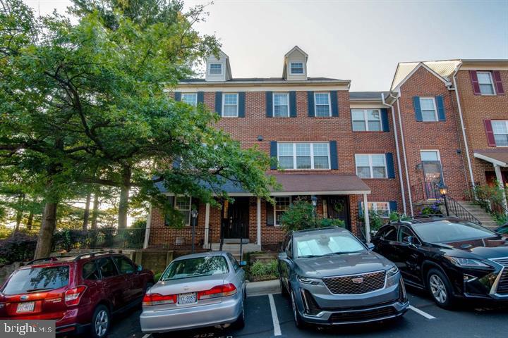 7710 MARSHALL HEIGHTS CT, FALLS CHURCH, Virginia 22043, 3 Bedrooms Bedrooms, ,2 BathroomsBathrooms,Residential,For sale,7710 MARSHALL HEIGHTS CT,VAFX2257274 MLS # VAFX2257274