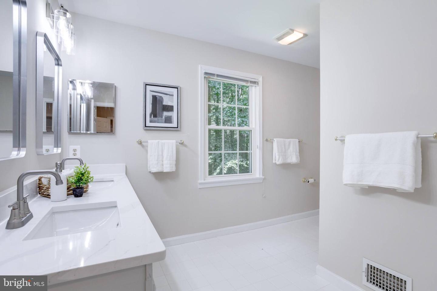 11841 CLARA WAY, FAIRFAX STATION, Virginia 22039, 5 Bedrooms Bedrooms, ,3 BathroomsBathrooms,Residential,For sale,11841 CLARA WAY,VAFX2257542 MLS # VAFX2257542