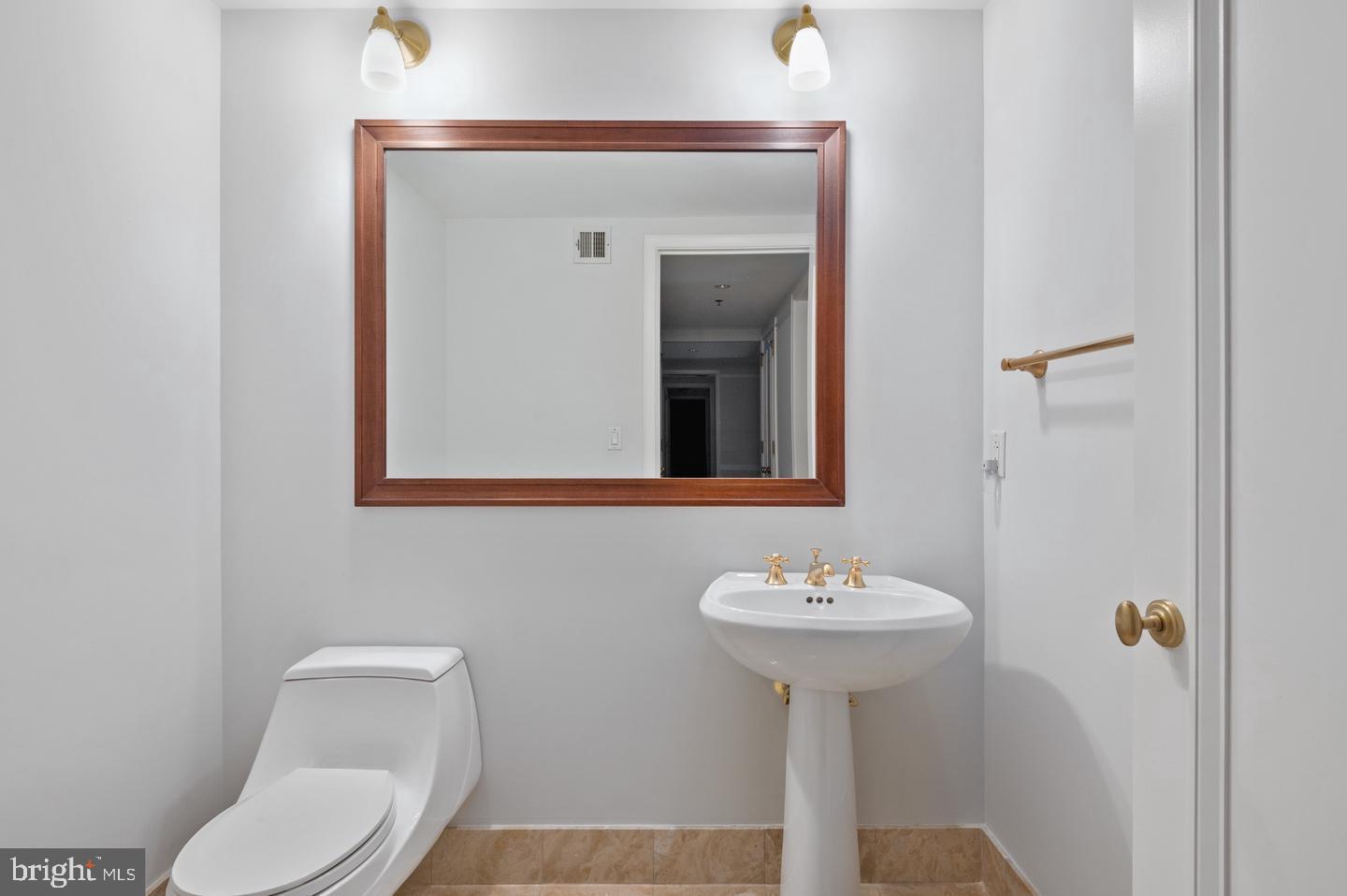 1155 23RD ST NW #6C, WASHINGTON, District Of Columbia 20037, 2 Bedrooms Bedrooms, ,2 BathroomsBathrooms,Residential,For sale,1155 23RD ST NW #6C,DCDC2212034 MLS # DCDC2212034