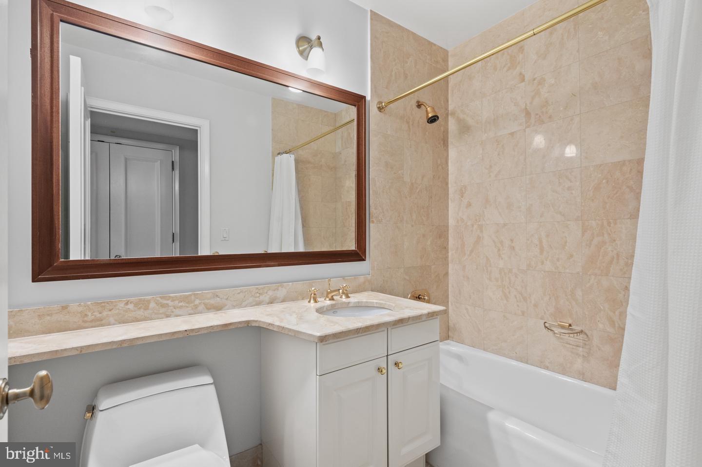 1155 23RD ST NW #6C, WASHINGTON, District Of Columbia 20037, 2 Bedrooms Bedrooms, ,2 BathroomsBathrooms,Residential,For sale,1155 23RD ST NW #6C,DCDC2212034 MLS # DCDC2212034