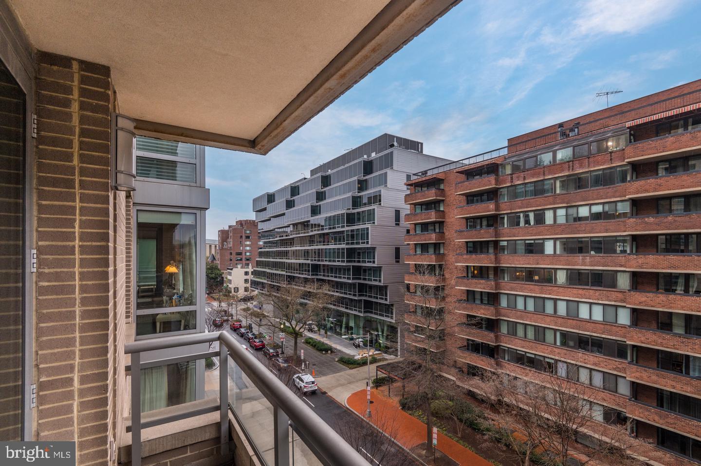 1155 23RD ST NW #6C, WASHINGTON, District Of Columbia 20037, 2 Bedrooms Bedrooms, ,2 BathroomsBathrooms,Residential,For sale,1155 23RD ST NW #6C,DCDC2212034 MLS # DCDC2212034