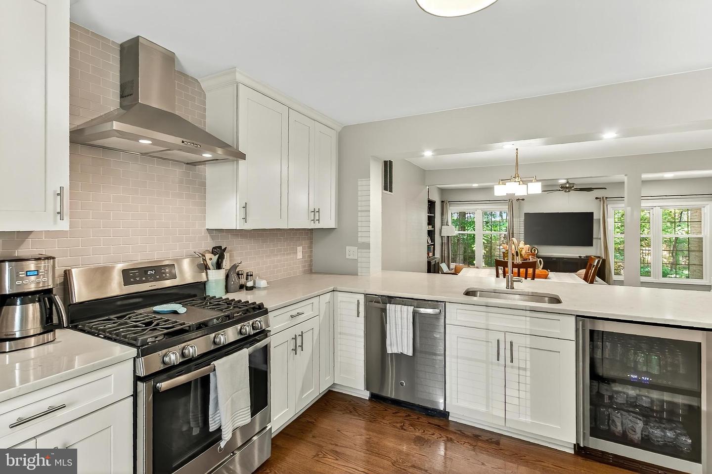 5005 DOMAIN PL, ALEXANDRIA, Virginia 22311, 3 Bedrooms Bedrooms, 8 Rooms Rooms,3 BathroomsBathrooms,Residential,For sale,5005 DOMAIN PL,VAAX2047864 MLS # VAAX2047864