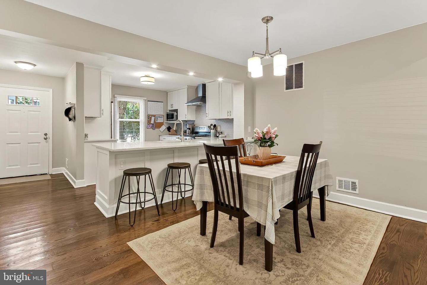 5005 DOMAIN PL, ALEXANDRIA, Virginia 22311, 3 Bedrooms Bedrooms, 8 Rooms Rooms,3 BathroomsBathrooms,Residential,For sale,5005 DOMAIN PL,VAAX2047864 MLS # VAAX2047864
