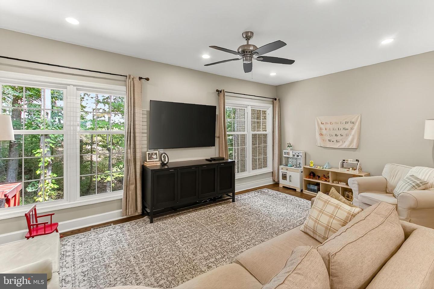 5005 DOMAIN PL, ALEXANDRIA, Virginia 22311, 3 Bedrooms Bedrooms, 8 Rooms Rooms,3 BathroomsBathrooms,Residential,For sale,5005 DOMAIN PL,VAAX2047864 MLS # VAAX2047864