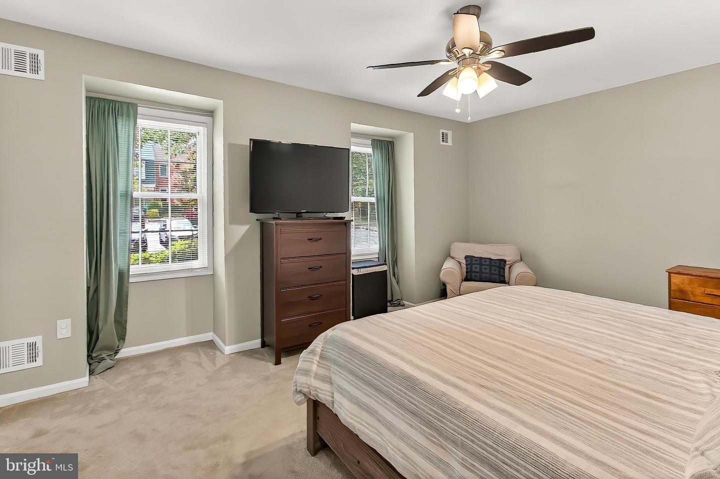 5005 DOMAIN PL, ALEXANDRIA, Virginia 22311, 3 Bedrooms Bedrooms, 8 Rooms Rooms,3 BathroomsBathrooms,Residential,For sale,5005 DOMAIN PL,VAAX2047864 MLS # VAAX2047864