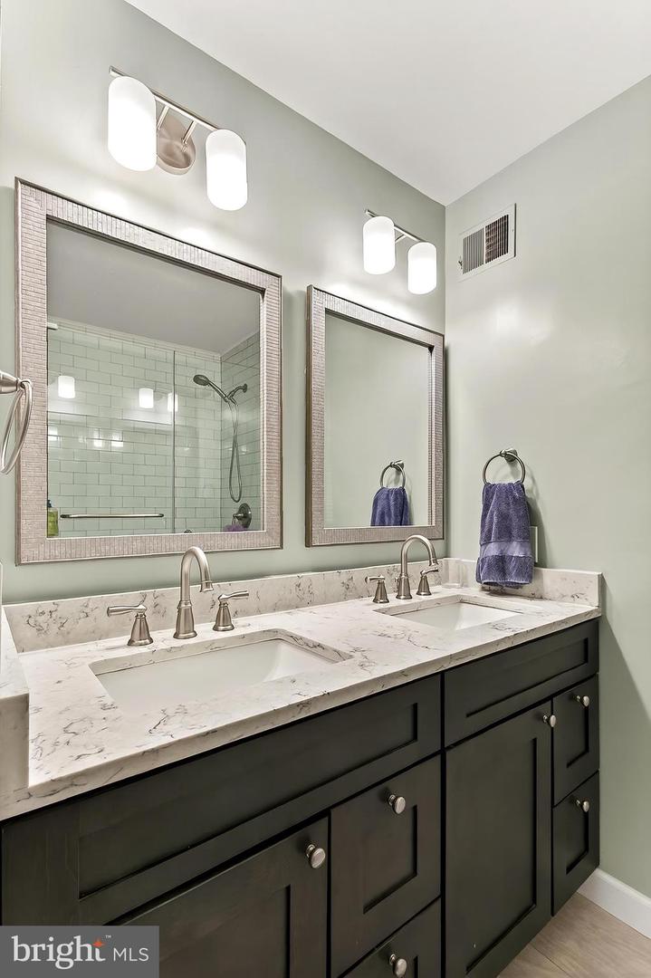 5005 DOMAIN PL, ALEXANDRIA, Virginia 22311, 3 Bedrooms Bedrooms, 8 Rooms Rooms,3 BathroomsBathrooms,Residential,For sale,5005 DOMAIN PL,VAAX2047864 MLS # VAAX2047864