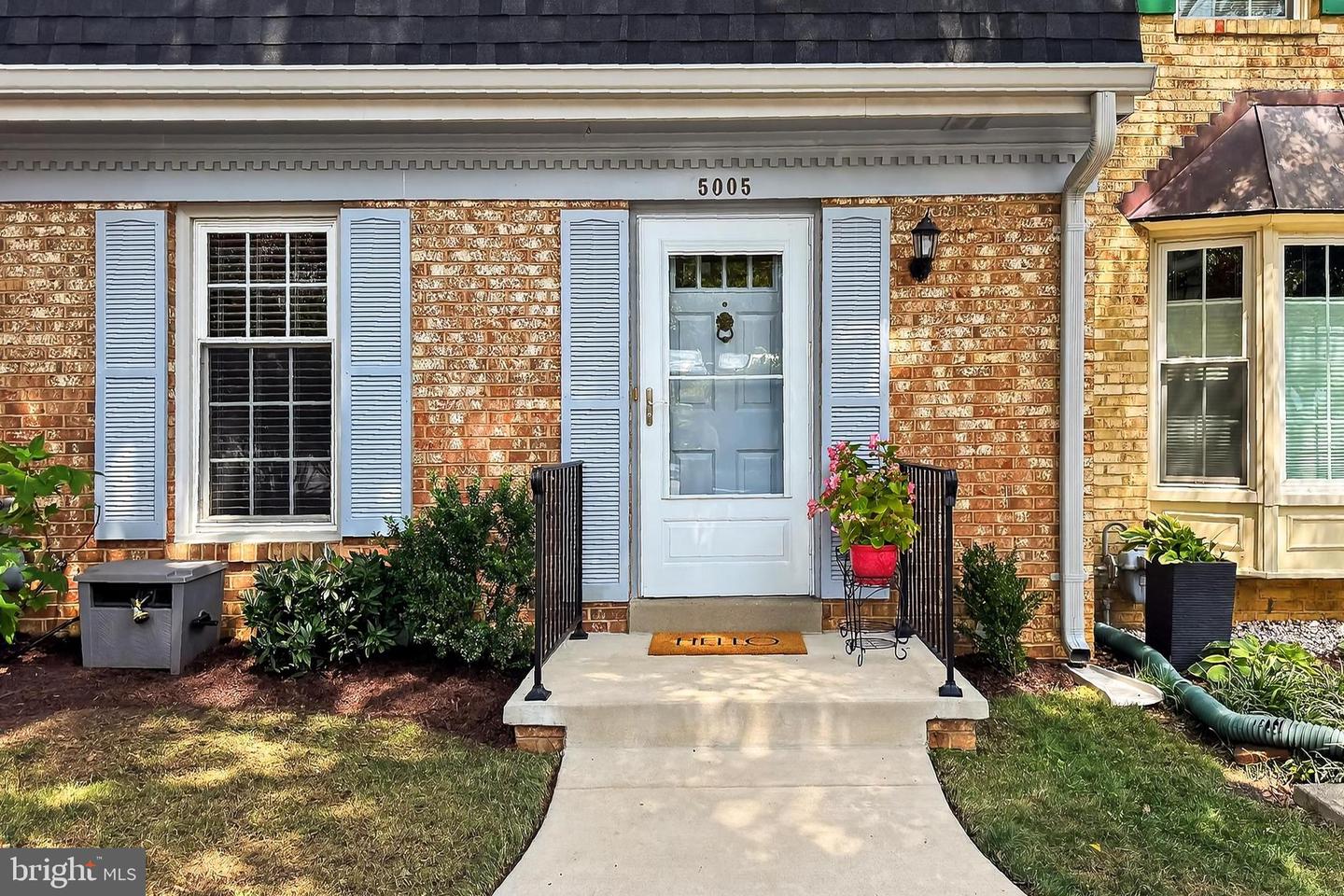 5005 DOMAIN PL, ALEXANDRIA, Virginia 22311, 3 Bedrooms Bedrooms, 8 Rooms Rooms,3 BathroomsBathrooms,Residential,For sale,5005 DOMAIN PL,VAAX2047864 MLS # VAAX2047864