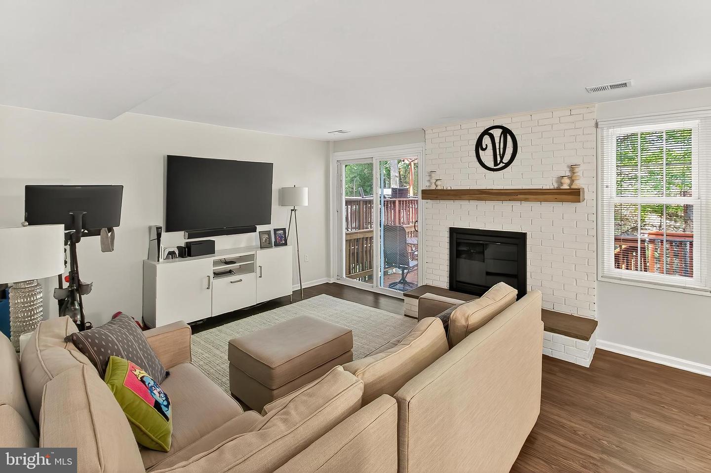 5005 DOMAIN PL, ALEXANDRIA, Virginia 22311, 3 Bedrooms Bedrooms, 8 Rooms Rooms,3 BathroomsBathrooms,Residential,For sale,5005 DOMAIN PL,VAAX2047864 MLS # VAAX2047864