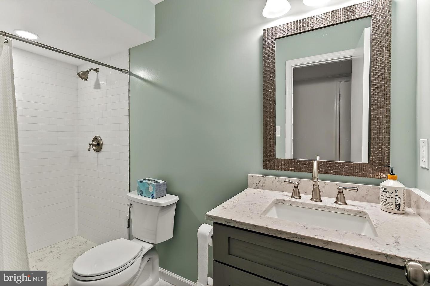 5005 DOMAIN PL, ALEXANDRIA, Virginia 22311, 3 Bedrooms Bedrooms, 8 Rooms Rooms,3 BathroomsBathrooms,Residential,For sale,5005 DOMAIN PL,VAAX2047864 MLS # VAAX2047864