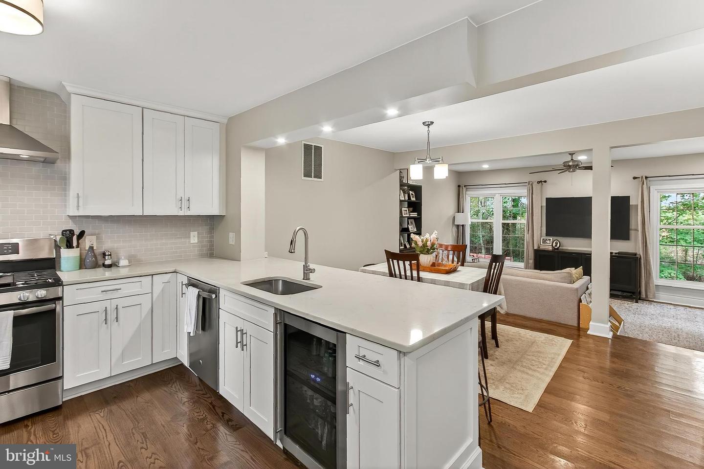 5005 DOMAIN PL, ALEXANDRIA, Virginia 22311, 3 Bedrooms Bedrooms, 8 Rooms Rooms,3 BathroomsBathrooms,Residential,For sale,5005 DOMAIN PL,VAAX2047864 MLS # VAAX2047864