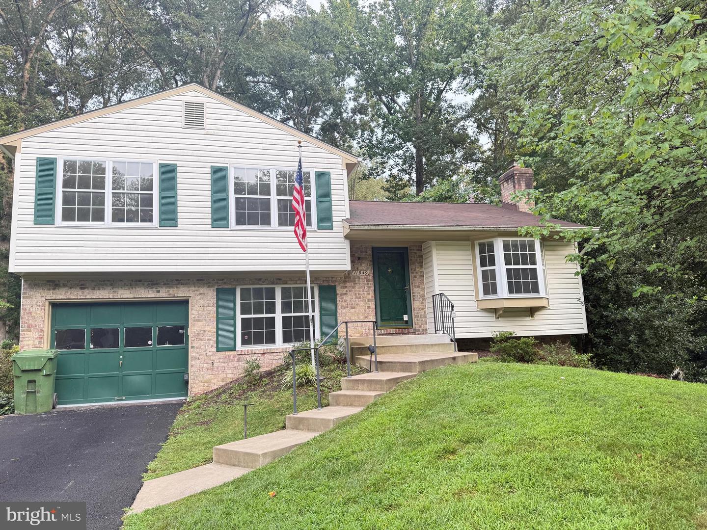 11949 COTTON MILL DR, WOODBRIDGE, Virginia 22192, 3 Bedrooms Bedrooms, ,2 BathroomsBathrooms,Residential,For sale,11949 COTTON MILL DR,VAPW2100000 MLS # VAPW2100000