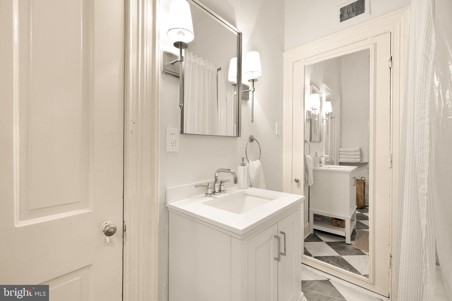 1254 31ST ST NW, WASHINGTON, District Of Columbia 20007, 3 Bedrooms Bedrooms, ,3 BathroomsBathrooms,Residential,For sale,1254 31ST ST NW,DCDC2212060 MLS # DCDC2212060