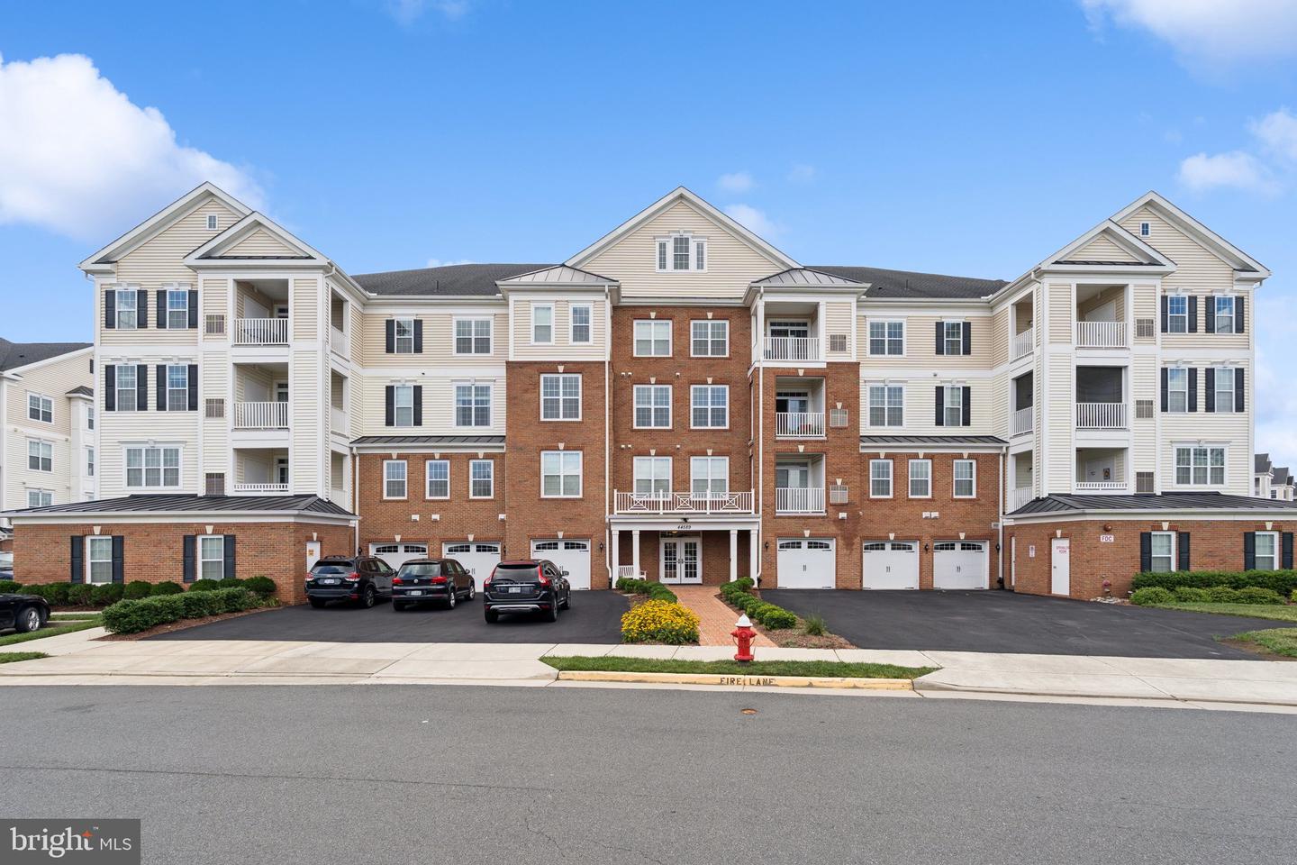 44589 YORK CREST TER #200, ASHBURN, Virginia 20147, 3 Bedrooms Bedrooms, ,2 BathroomsBathrooms,Residential,For sale,44589 YORK CREST TER #200,VALO2103178 MLS # VALO2103178