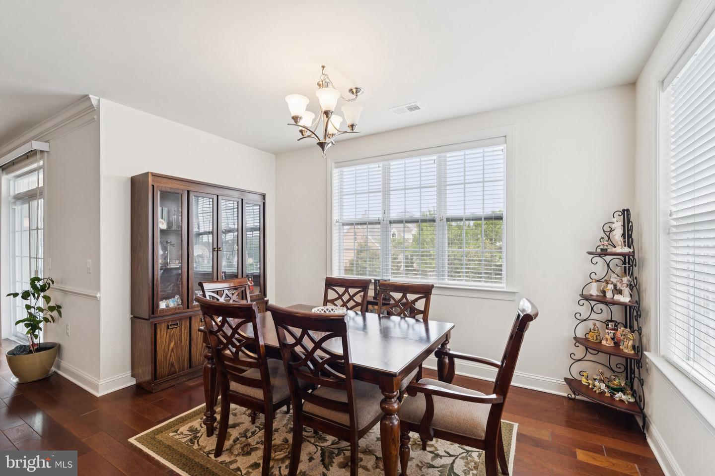 44589 YORK CREST TER #200, ASHBURN, Virginia 20147, 3 Bedrooms Bedrooms, ,2 BathroomsBathrooms,Residential,For sale,44589 YORK CREST TER #200,VALO2103178 MLS # VALO2103178