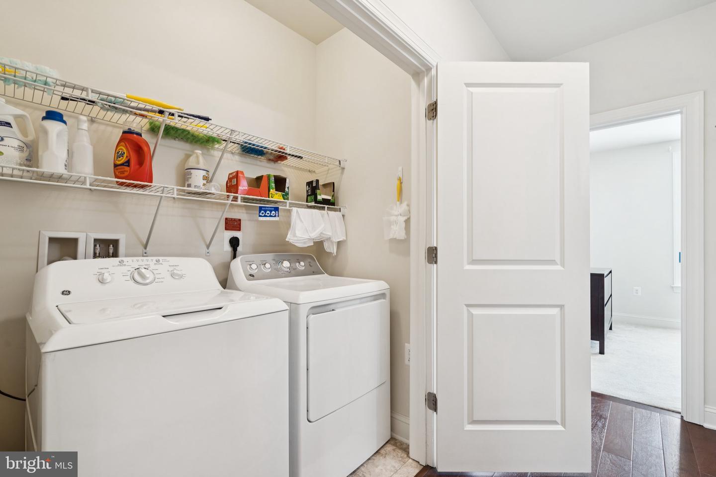 44589 YORK CREST TER #200, ASHBURN, Virginia 20147, 3 Bedrooms Bedrooms, ,2 BathroomsBathrooms,Residential,For sale,44589 YORK CREST TER #200,VALO2103178 MLS # VALO2103178