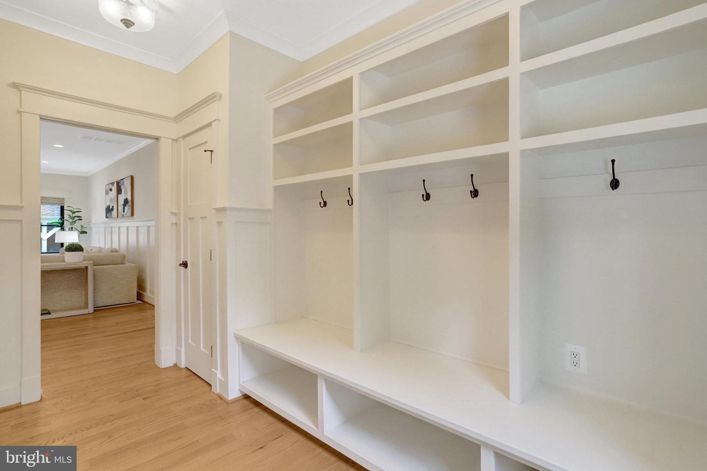 2006 SHENANDOAH RD, ALEXANDRIA, Virginia 22308, 5 Bedrooms Bedrooms, ,5 BathroomsBathrooms,Residential,For sale,2006 SHENANDOAH RD,VAFX2256826 MLS # VAFX2256826