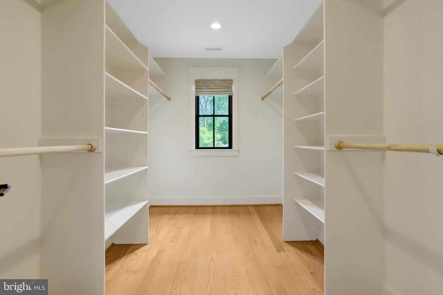 2006 SHENANDOAH RD, ALEXANDRIA, Virginia 22308, 5 Bedrooms Bedrooms, ,5 BathroomsBathrooms,Residential,For sale,2006 SHENANDOAH RD,VAFX2256826 MLS # VAFX2256826