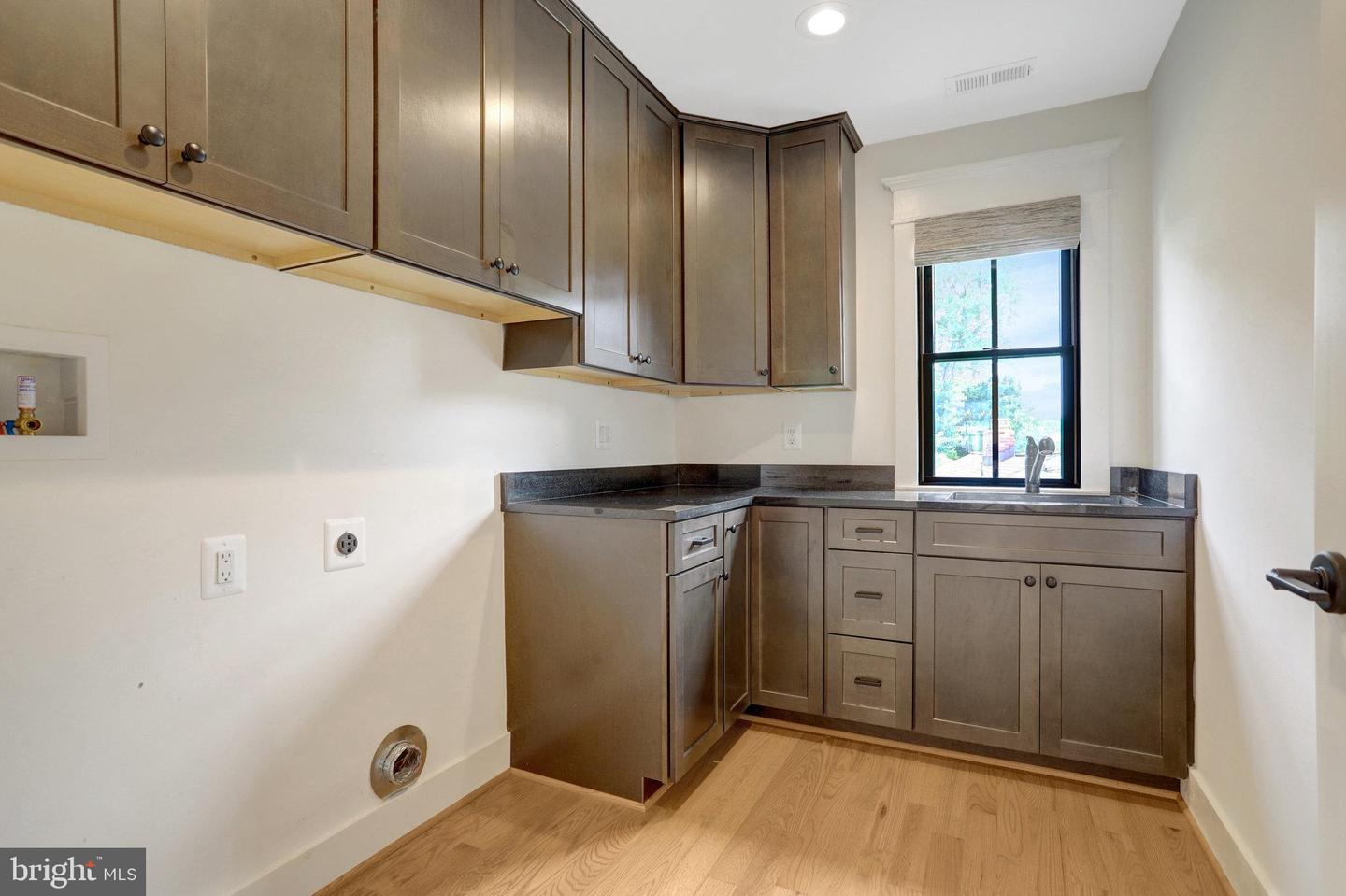 2006 SHENANDOAH RD, ALEXANDRIA, Virginia 22308, 5 Bedrooms Bedrooms, ,5 BathroomsBathrooms,Residential,For sale,2006 SHENANDOAH RD,VAFX2256826 MLS # VAFX2256826