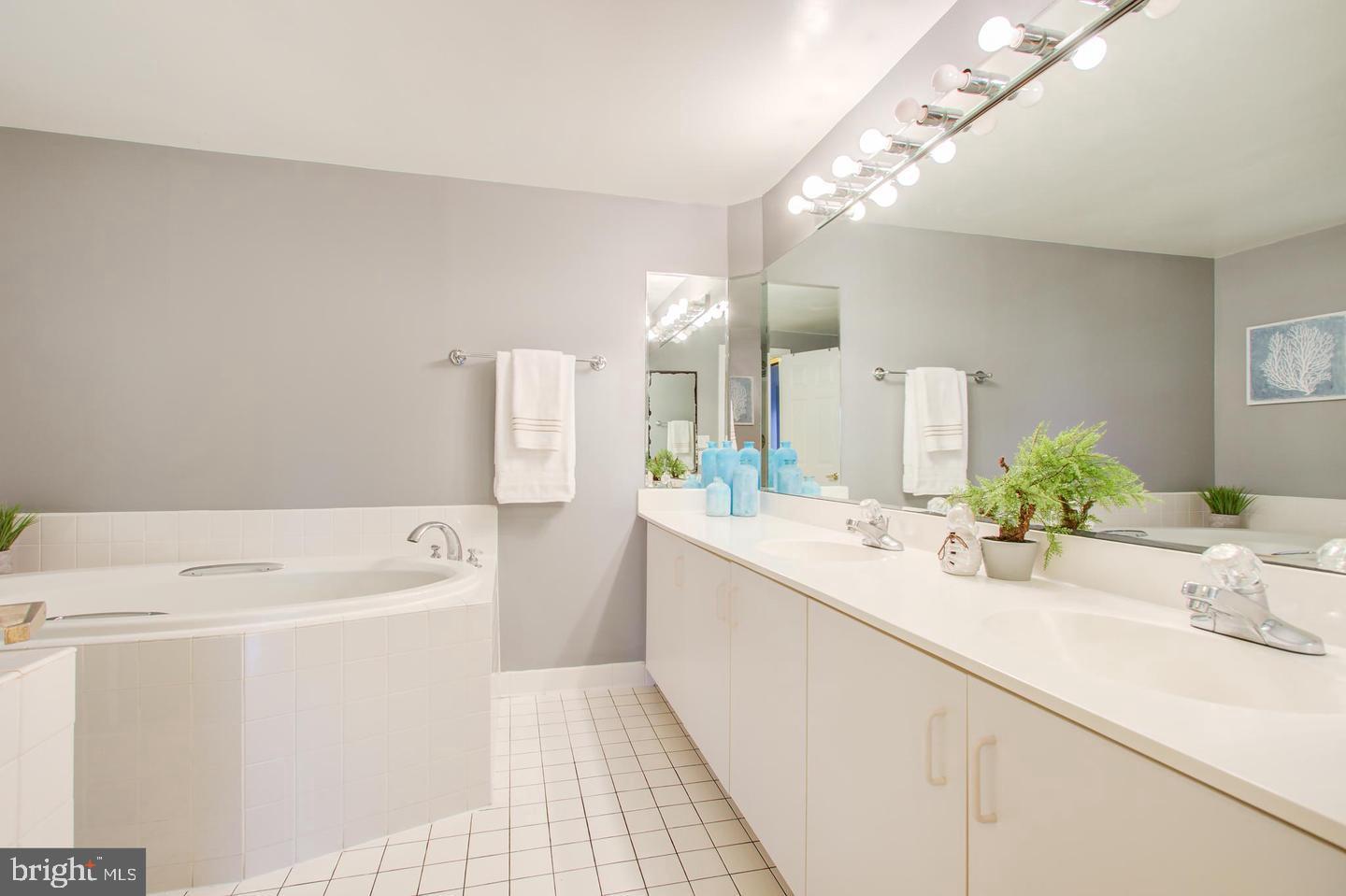 2301 N ST NW #214, WASHINGTON, District Of Columbia 20037, 2 Bedrooms Bedrooms, ,2 BathroomsBathrooms,Residential,For sale,2301 N ST NW #214,DCDC2211770 MLS # DCDC2211770