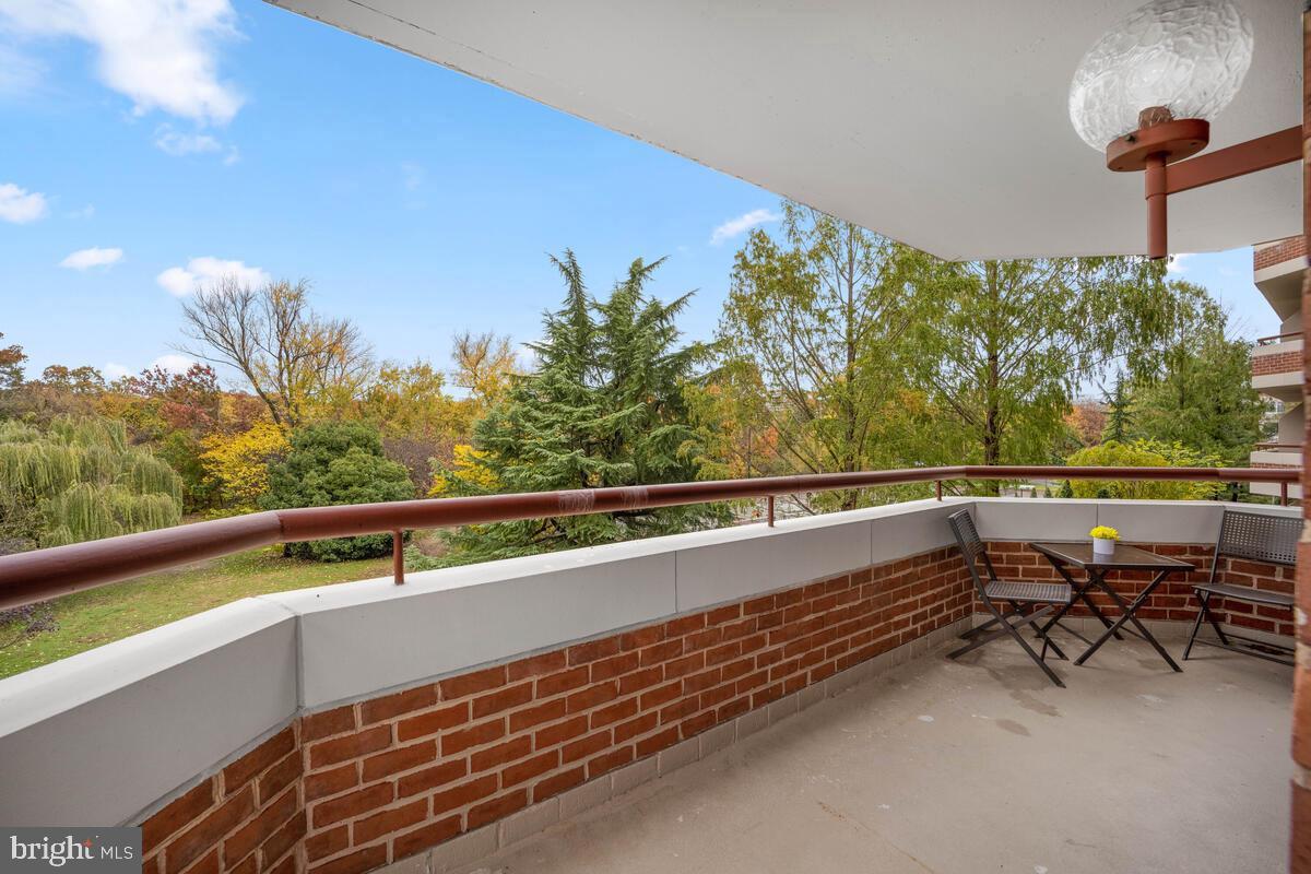 2301 N ST NW #214, WASHINGTON, District Of Columbia 20037, 2 Bedrooms Bedrooms, ,2 BathroomsBathrooms,Residential,For sale,2301 N ST NW #214,DCDC2211770 MLS # DCDC2211770