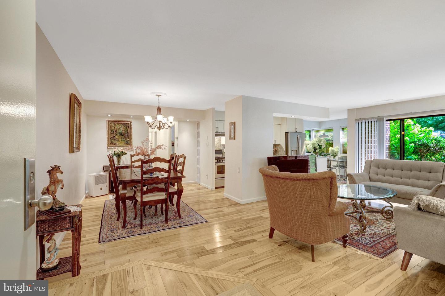 11216 CHESTNUT GROVE SQ #10, RESTON, Virginia 20190, 3 Bedrooms Bedrooms, ,2 BathroomsBathrooms,Residential,For sale,11216 CHESTNUT GROVE SQ #10,VAFX2257646 MLS # VAFX2257646