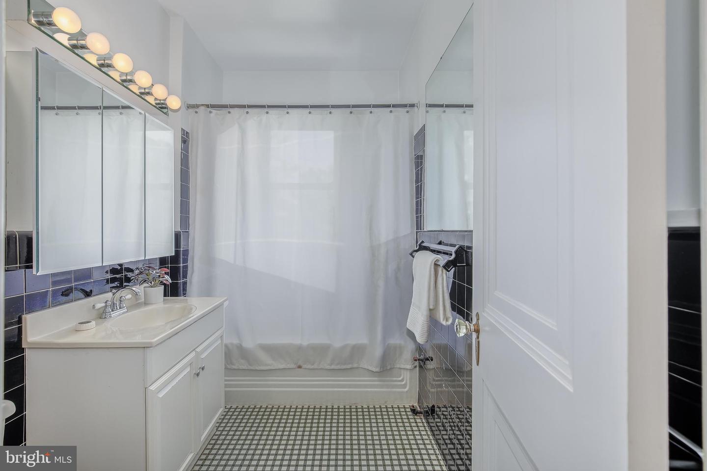4000 CATHEDRAL AVE NW #516B, WASHINGTON, District Of Columbia 20016, 2 Bedrooms Bedrooms, ,1 BathroomBathrooms,Residential,For sale,4000 CATHEDRAL AVE NW #516B,DCDC2212298 MLS # DCDC2212298