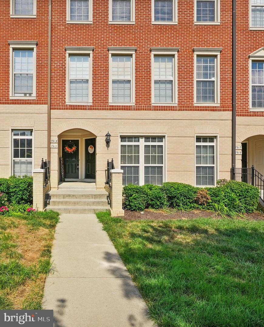 7913 CRESCENT PARK DR, GAINESVILLE, Virginia 20155, 3 Bedrooms Bedrooms, ,2 BathroomsBathrooms,Residential,For sale,7913 CRESCENT PARK DR,VAPW2100046 MLS # VAPW2100046