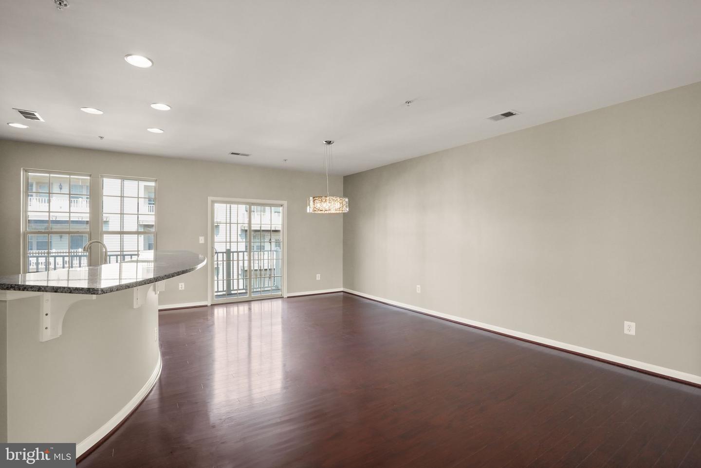 7913 CRESCENT PARK DR, GAINESVILLE, Virginia 20155, 3 Bedrooms Bedrooms, ,2 BathroomsBathrooms,Residential,For sale,7913 CRESCENT PARK DR,VAPW2100046 MLS # VAPW2100046