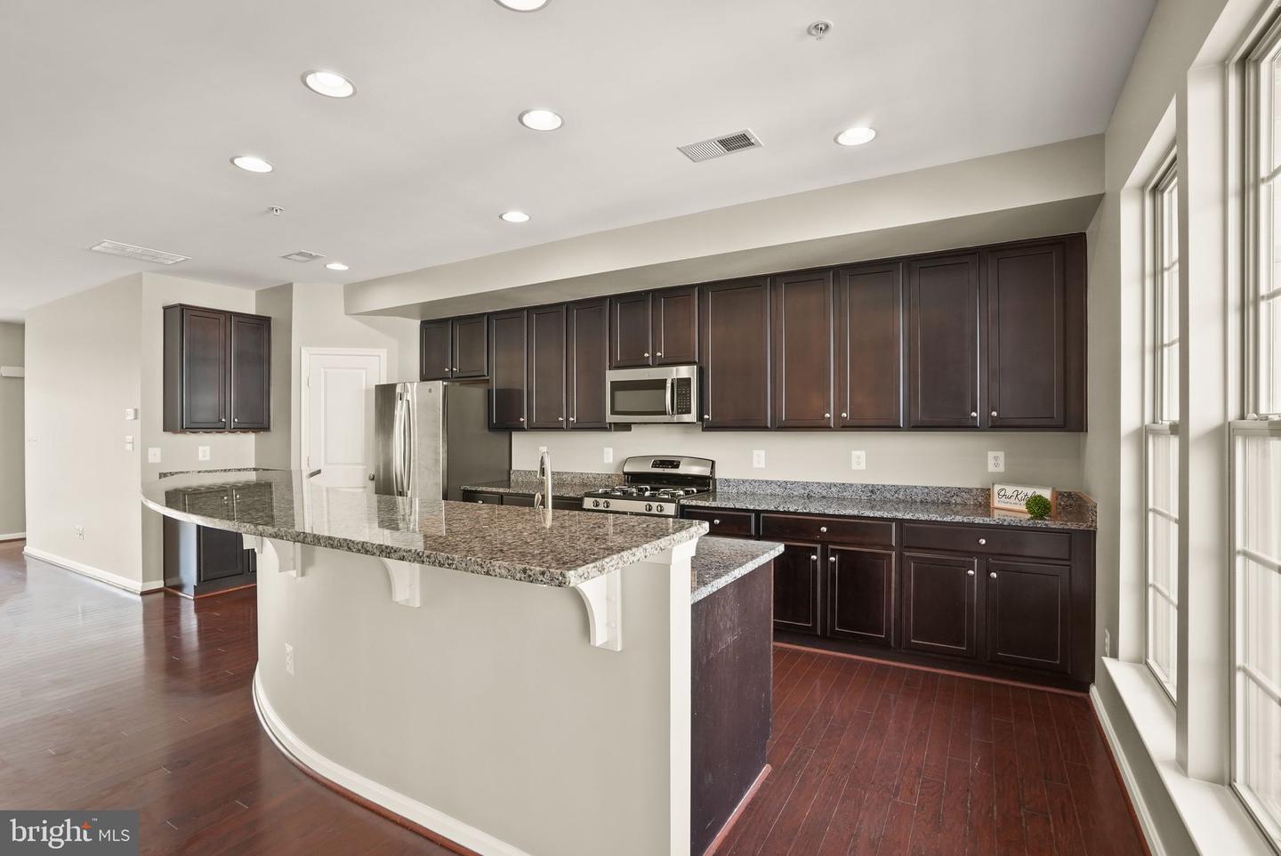 7913 CRESCENT PARK DR, GAINESVILLE, Virginia 20155, 3 Bedrooms Bedrooms, ,2 BathroomsBathrooms,Residential,For sale,7913 CRESCENT PARK DR,VAPW2100046 MLS # VAPW2100046
