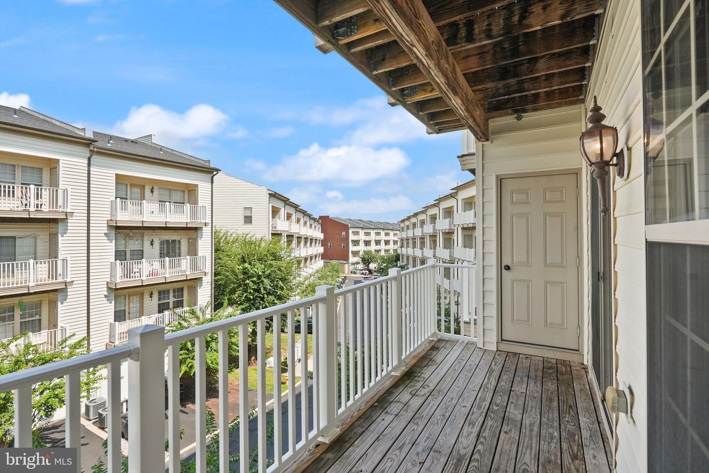7913 CRESCENT PARK DR, GAINESVILLE, Virginia 20155, 3 Bedrooms Bedrooms, ,2 BathroomsBathrooms,Residential,For sale,7913 CRESCENT PARK DR,VAPW2100046 MLS # VAPW2100046