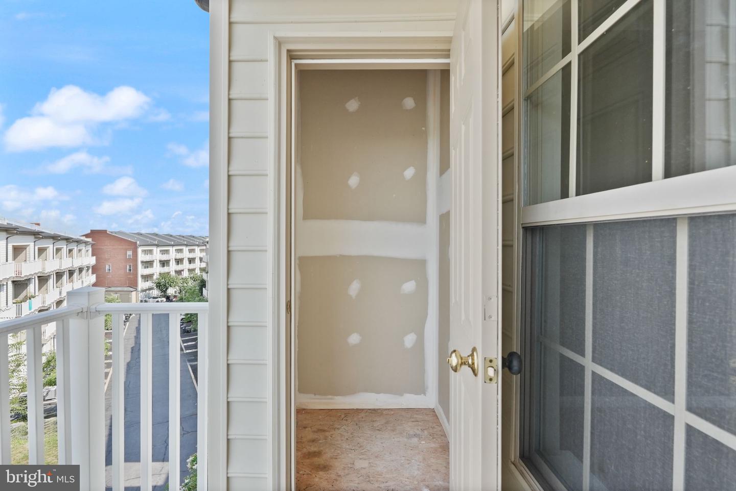 7913 CRESCENT PARK DR, GAINESVILLE, Virginia 20155, 3 Bedrooms Bedrooms, ,2 BathroomsBathrooms,Residential,For sale,7913 CRESCENT PARK DR,VAPW2100046 MLS # VAPW2100046